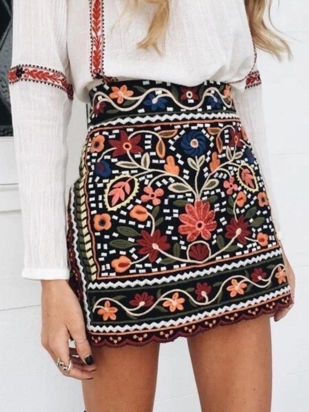 Zara Embroidered Floral Mini Skirt Multicolor size XS
